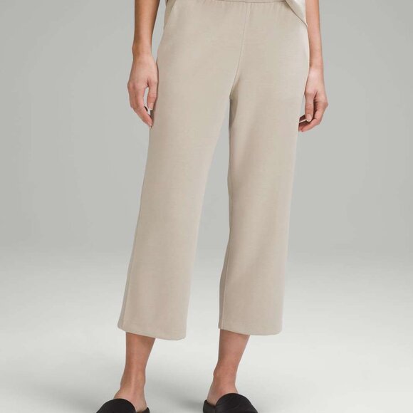 Lululemon Softstreme High-Rise Straight-Leg Cropped Pant Mojave Tan Size 12 - Picture 1 of 6